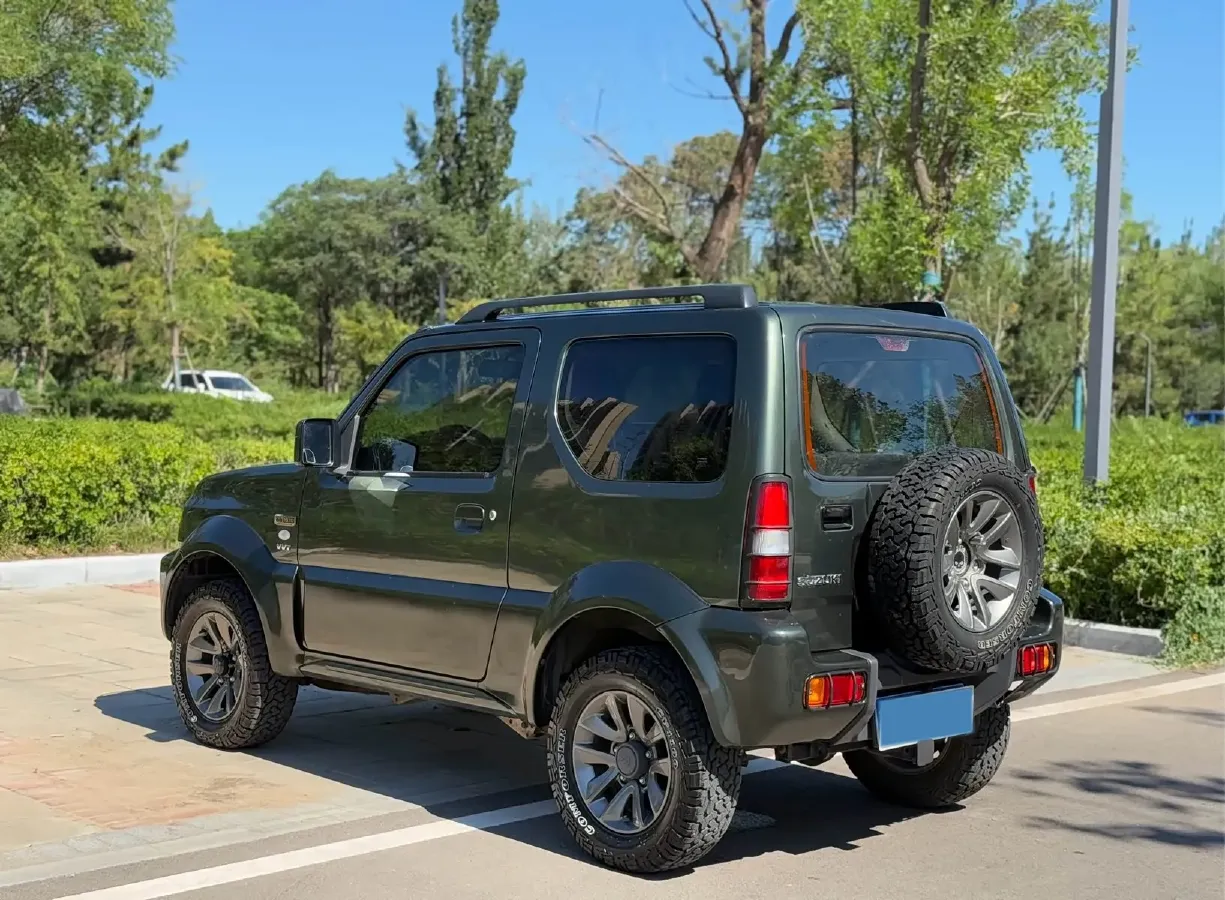 2015 Suzuki Jimny 1.3L 85HP L4 4AT,autocango,china used car exporter,china ev exporter,chinese used car exporter,chinese used ev exporter
