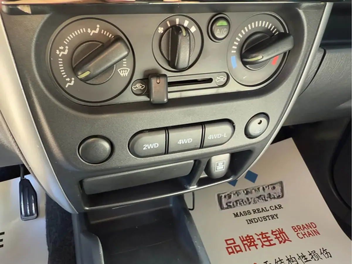 2015 Suzuki Jimny 1.3L 85HP L4 4AT,autocango,china used car exporter,china ev exporter,chinese used car exporter,chinese used ev exporter