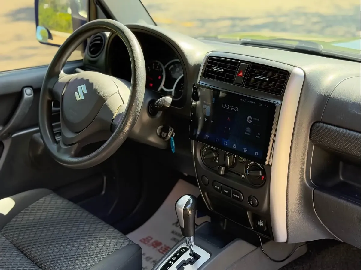 2015 Suzuki Jimny 1.3L 85HP L4 4AT,autocango,china used car exporter,china ev exporter,chinese used car exporter,chinese used ev exporter