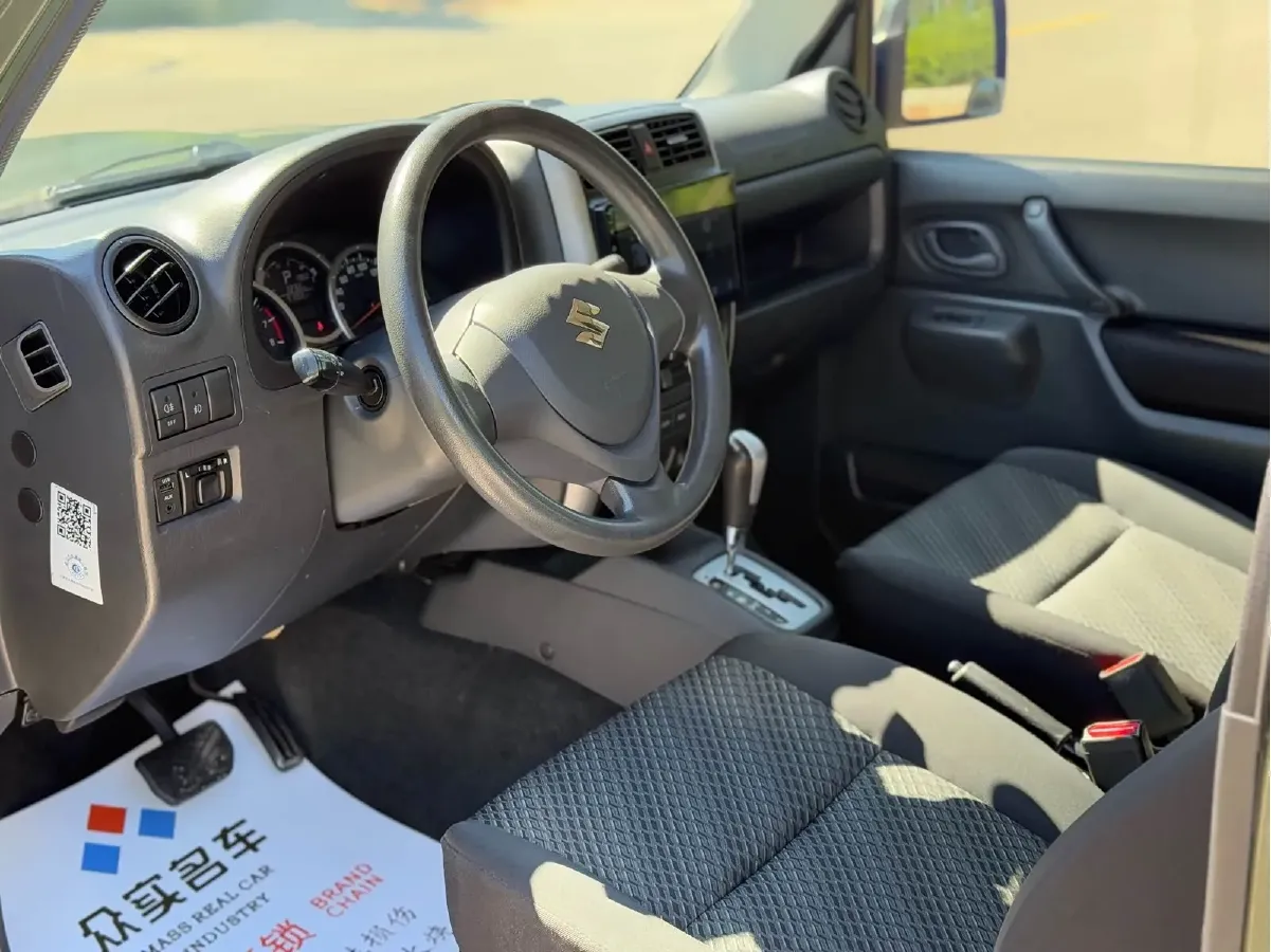 2015 Suzuki Jimny 1.3L 85HP L4 4AT,autocango,china used car exporter,china ev exporter,chinese used car exporter,chinese used ev exporter