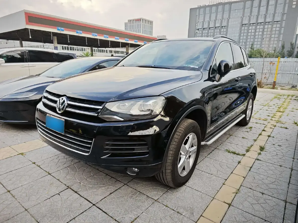 2011 Volkswagen Touareg 3.0T 290HP V6 8AT