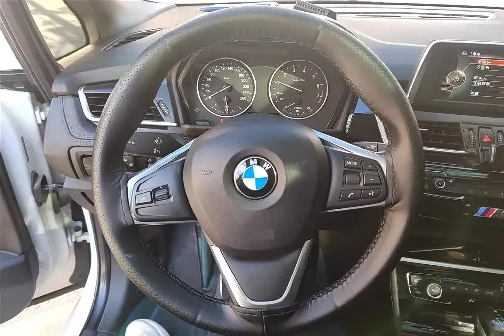 2016 BMW 2 Series Wagon 1.5T 136HP L3 6AT,autocango,china used car exporter,china ev exporter,chinese used car exporter,chinese used ev exporter