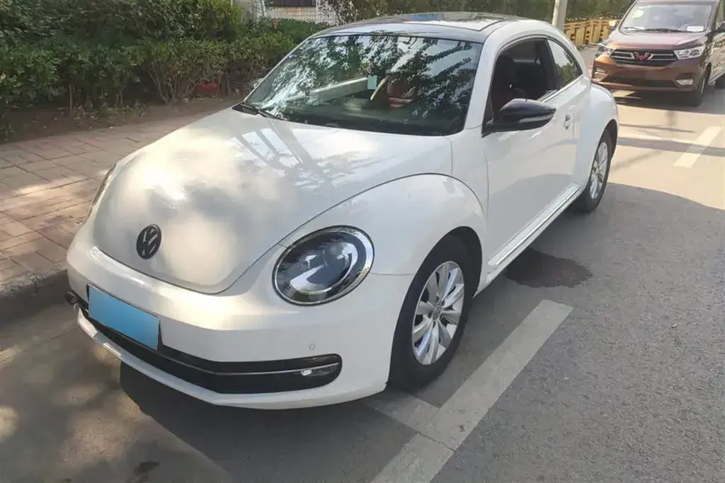 2013 Volkswagen Beetle 1.4T 160HP L4 7DCT