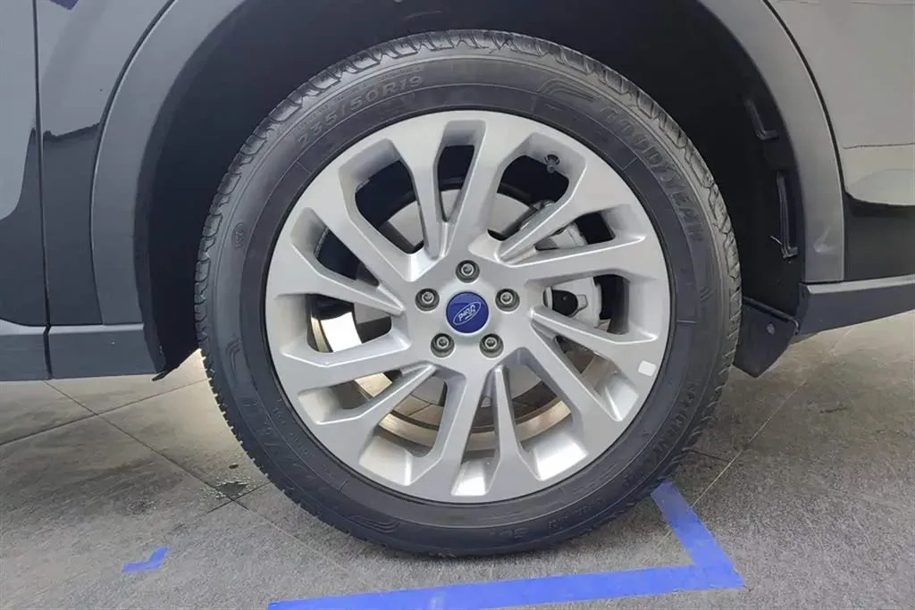 2021 Ford Equator 2.0T 224HP L4 6DCT,autocango,china used car exporter,china ev exporter,chinese used car exporter,chinese used ev exporter