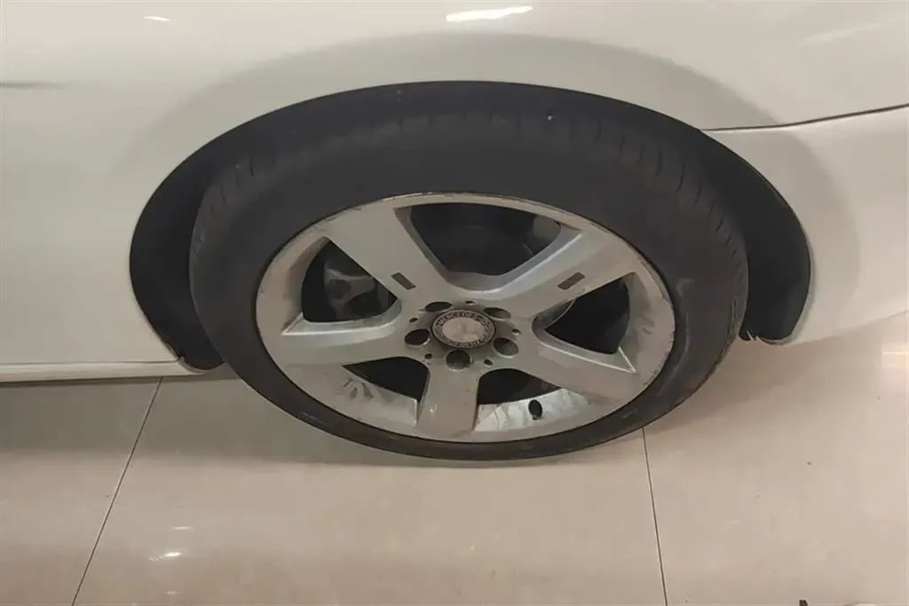 2011 Mercedes-Benz SLK Class 1.8T 184HP L4 7AT,autocango,china used car exporter,china ev exporter,chinese used car exporter,chinese used ev exporter