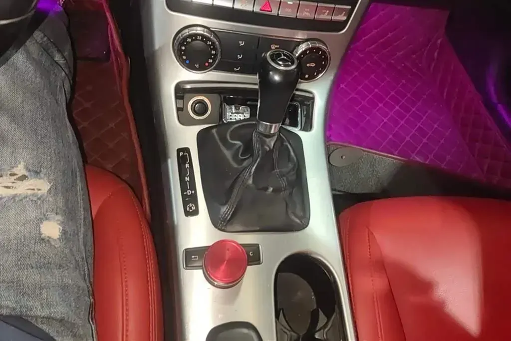 2011 Mercedes-Benz SLK Class 1.8T 184HP L4 7AT,autocango,china used car exporter,china ev exporter,chinese used car exporter,chinese used ev exporter