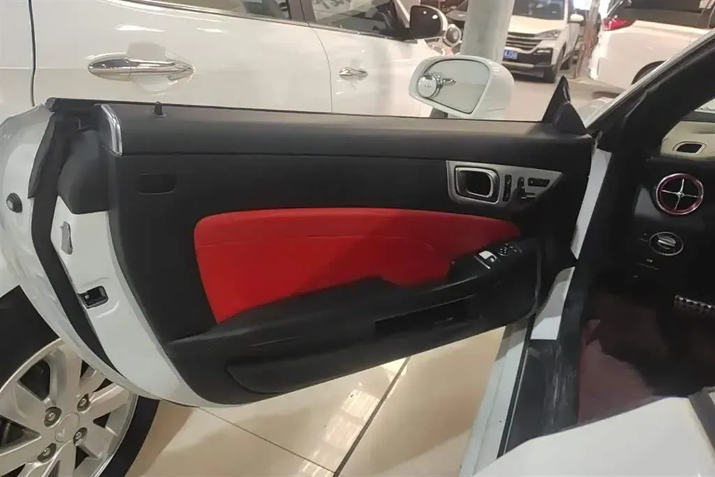 2011 Mercedes-Benz SLK Class 1.8T 184HP L4 7AT,autocango,china used car exporter,china ev exporter,chinese used car exporter,chinese used ev exporter