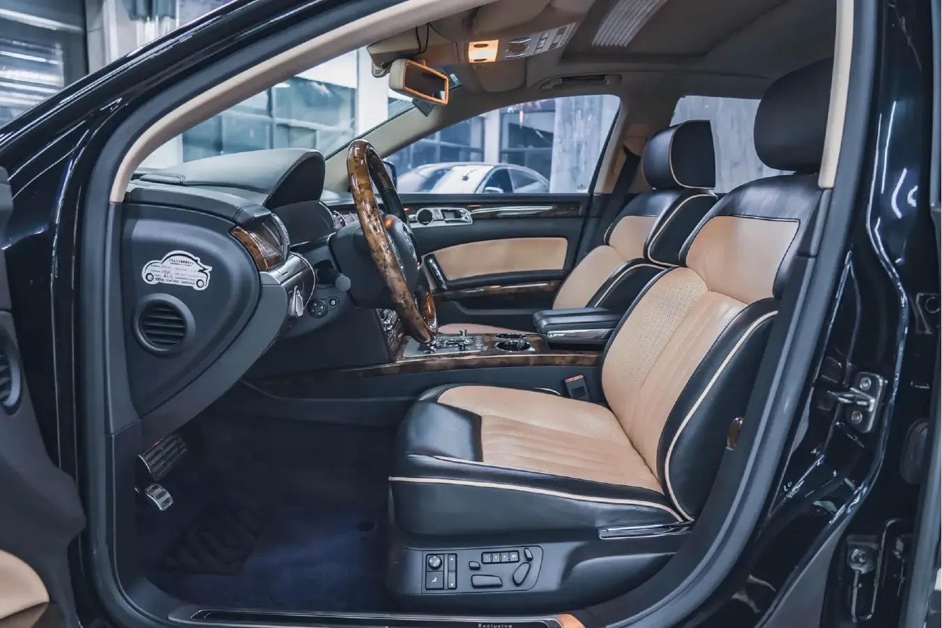 2011 Volkswagen Pheaton 4.2L 335HP V8 6AT,autocango,china used car exporter,china ev exporter,chinese used car exporter,chinese used ev exporter