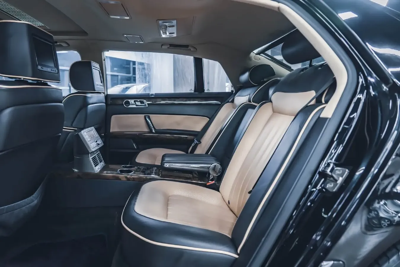 2011 Volkswagen Pheaton 4.2L 335HP V8 6AT,autocango,china used car exporter,china ev exporter,chinese used car exporter,chinese used ev exporter