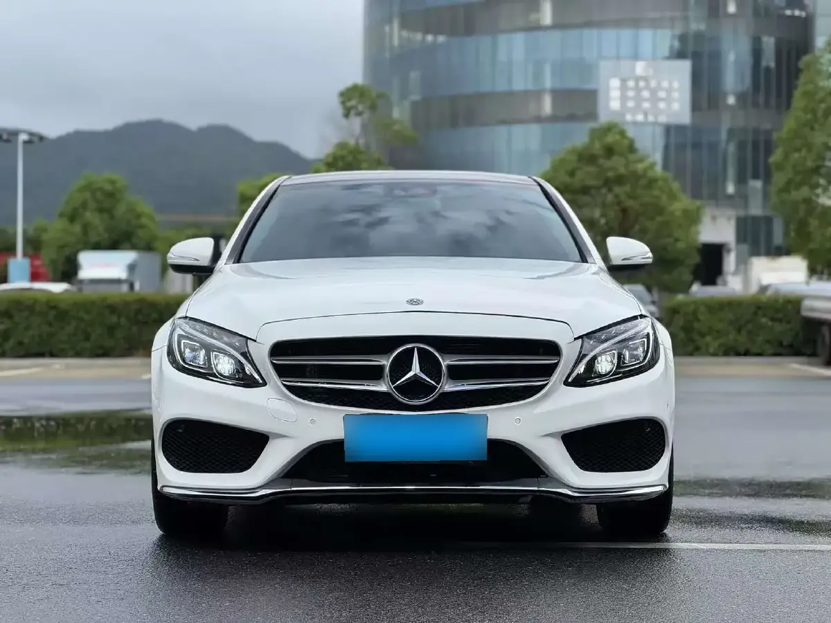 2018 Mercedes-Benz C Class 2.0T 184HP L4 9AT