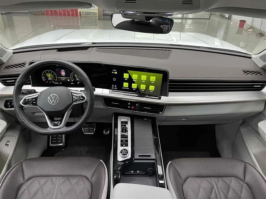 2023 Volkswagen Tavendor 2.0T 220HP L4 7DCT,autocango,china used car exporter,china ev exporter,chinese used car exporter,chinese used ev exporter