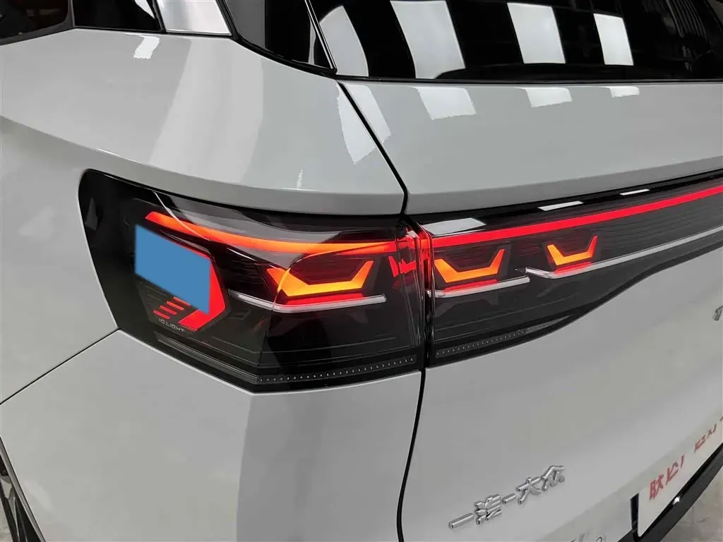 2023 Volkswagen Tavendor 2.0T 220HP L4 7DCT,autocango,china used car exporter,china ev exporter,chinese used car exporter,chinese used ev exporter