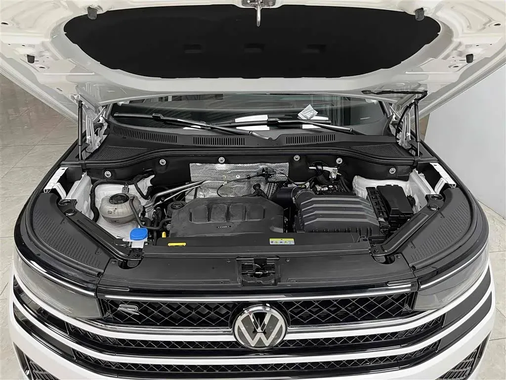 2023 Volkswagen Tavendor 2.0T 220HP L4 7DCT,autocango,china used car exporter,china ev exporter,chinese used car exporter,chinese used ev exporter