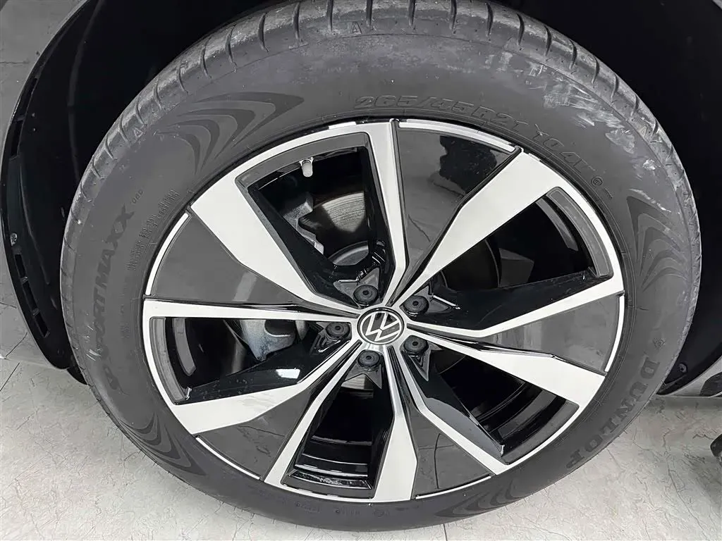 2023 Volkswagen Tavendor 2.0T 220HP L4 7DCT,autocango,china used car exporter,china ev exporter,chinese used car exporter,chinese used ev exporter