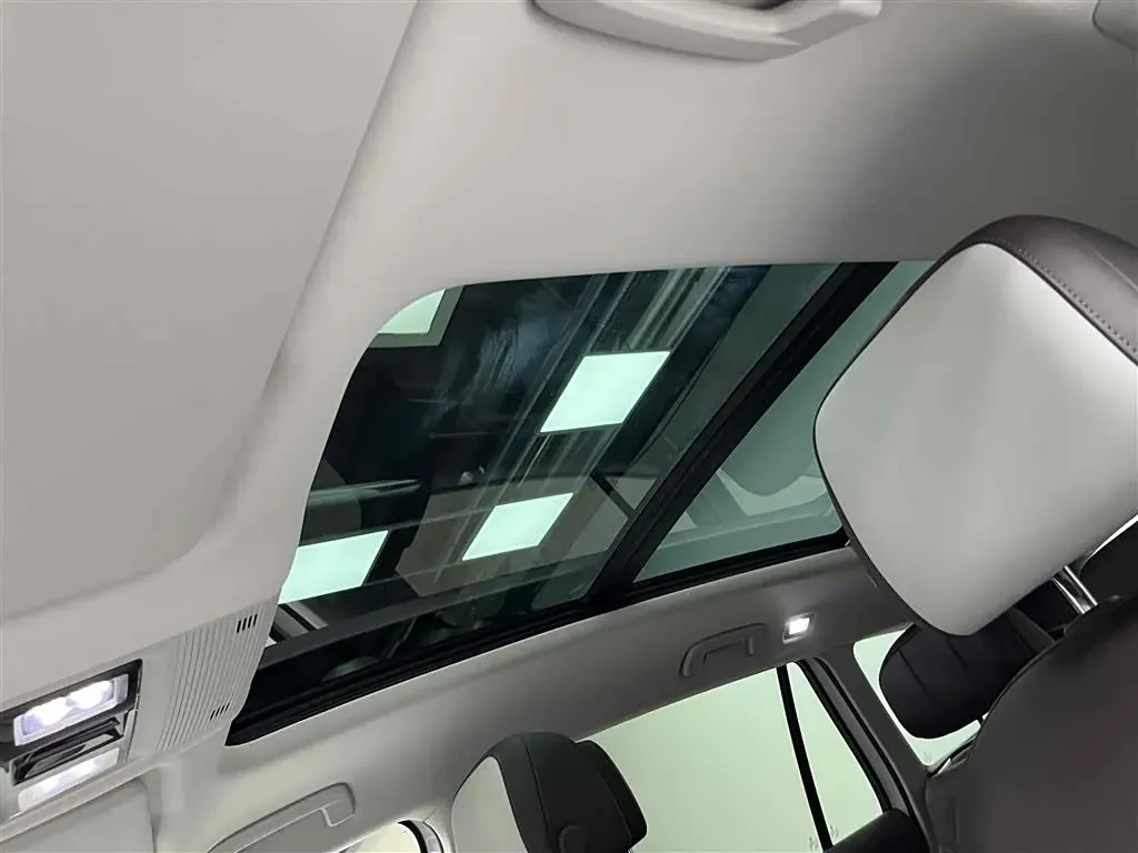 2023 Volkswagen Tavendor 2.0T 220HP L4 7DCT,autocango,china used car exporter,china ev exporter,chinese used car exporter,chinese used ev exporter