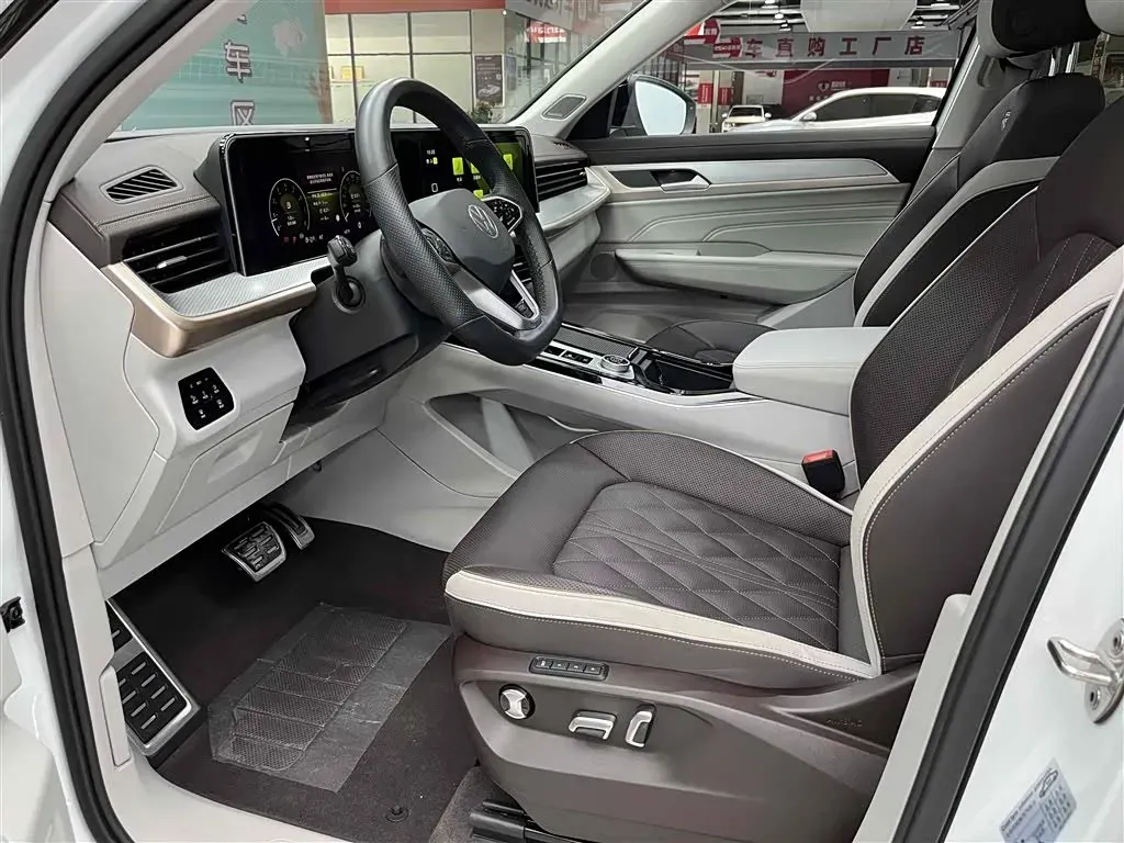 2023 Volkswagen Tavendor 2.0T 220HP L4 7DCT,autocango,china used car exporter,china ev exporter,chinese used car exporter,chinese used ev exporter