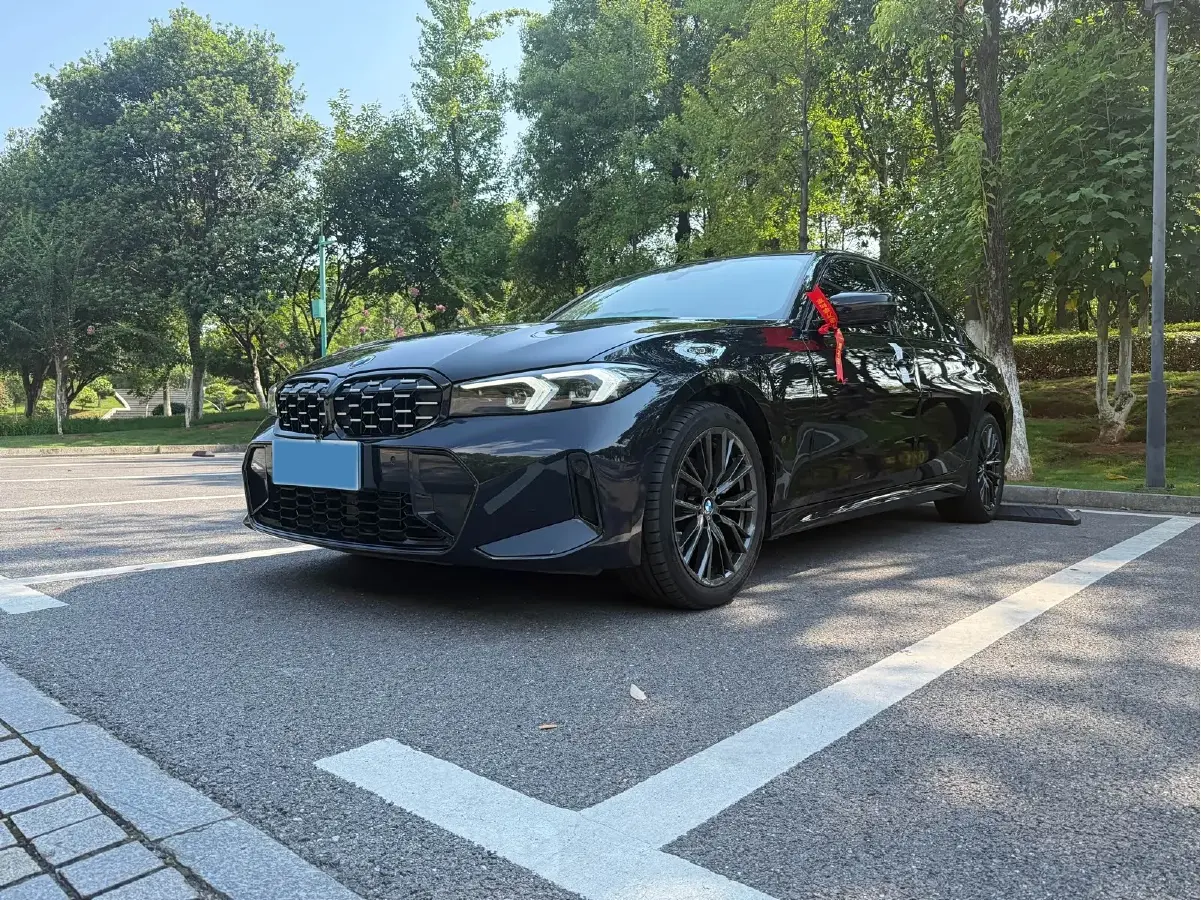 2024 BMW 3 Series 2.0T 184HP L4 8AT