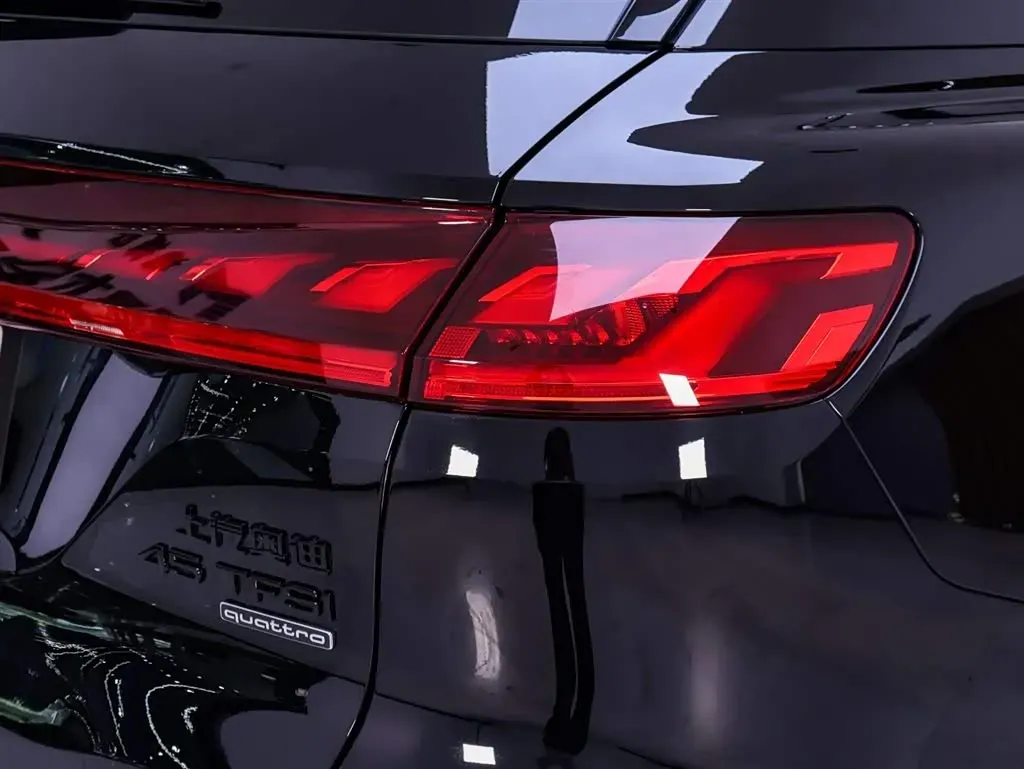 2024 Audi Q6 2.0T 265HP L4 7DCT,autocango,china used car exporter,china ev exporter,chinese used car exporter,chinese used ev exporter