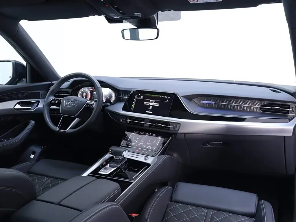 2024 Audi Q6 2.0T 265HP L4 7DCT,autocango,china used car exporter,china ev exporter,chinese used car exporter,chinese used ev exporter