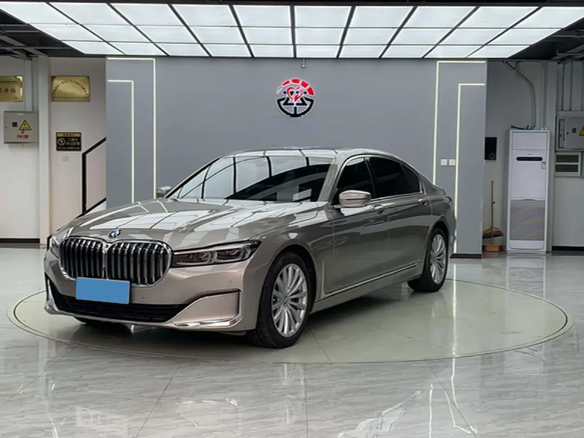 2019 BMW 7 Series 2.0T 265HP L4 8AT