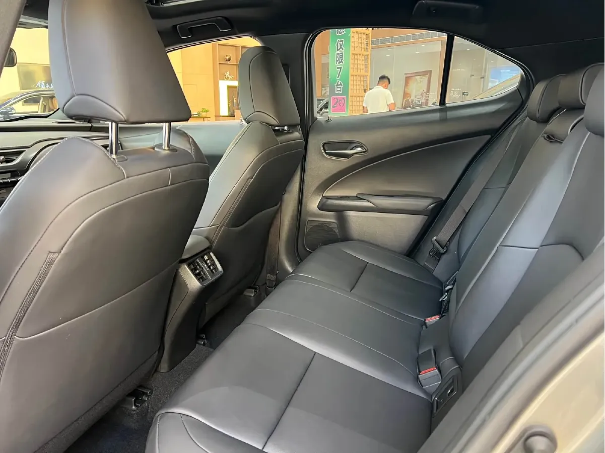 2019 Lexus UX 2.0L 146HP L4 E-CVT Hybrid,autocango,china used car exporter,china ev exporter,chinese used car exporter,chinese used ev exporter