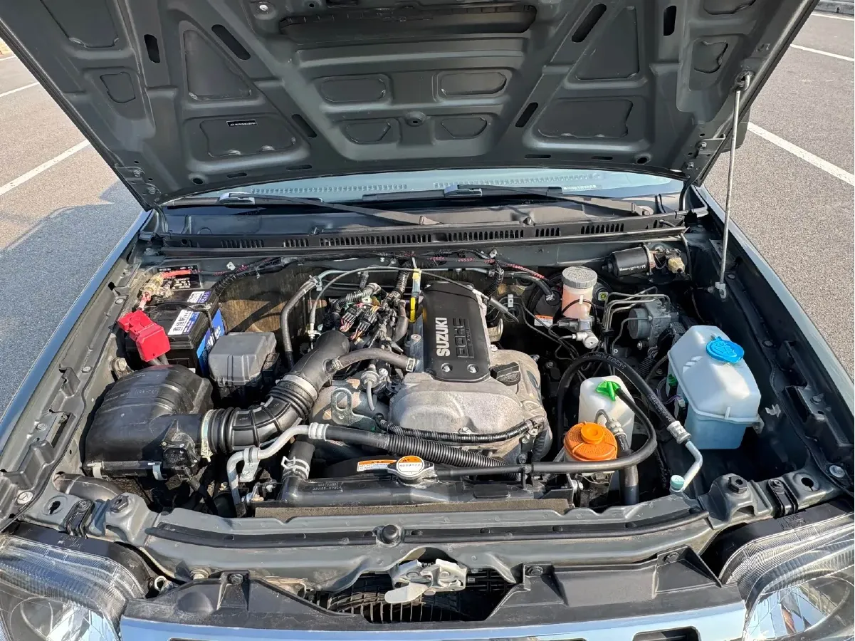 2015 Suzuki Jimny 1.3L 85HP L4 4AT,autocango,china used car exporter,china ev exporter,chinese used car exporter,chinese used ev exporter