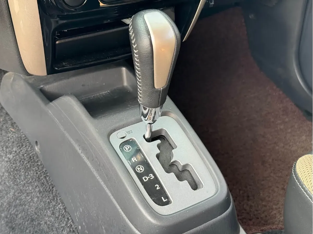 2015 Suzuki Jimny 1.3L 85HP L4 4AT,autocango,china used car exporter,china ev exporter,chinese used car exporter,chinese used ev exporter