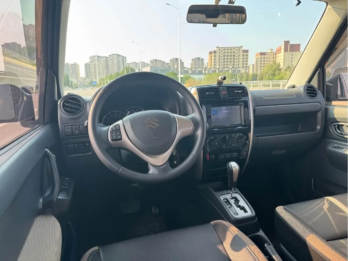 2015 Suzuki Jimny 1.3L 85HP L4 4AT,autocango,china used car exporter,china ev exporter,chinese used car exporter,chinese used ev exporter