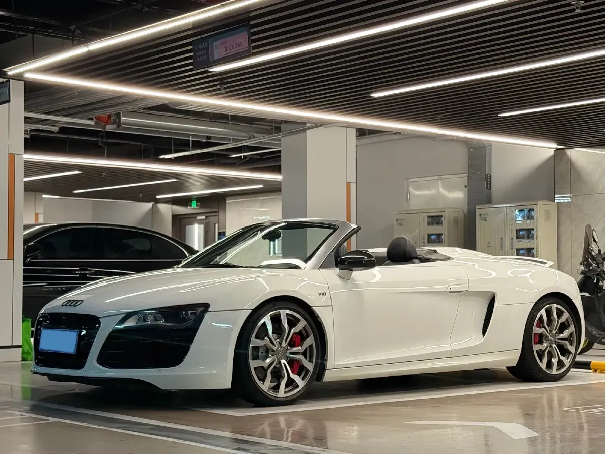 2014 Audi R8 5.2L 525HP V10 7DCT,autocango,china used car exporter,china ev exporter,chinese used car exporter,chinese used ev exporter