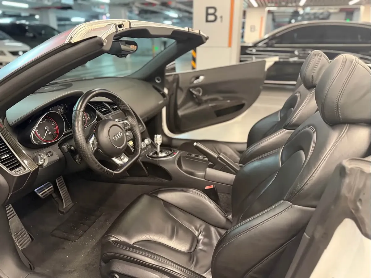 2014 Audi R8 5.2L 525HP V10 7DCT,autocango,china used car exporter,china ev exporter,chinese used car exporter,chinese used ev exporter