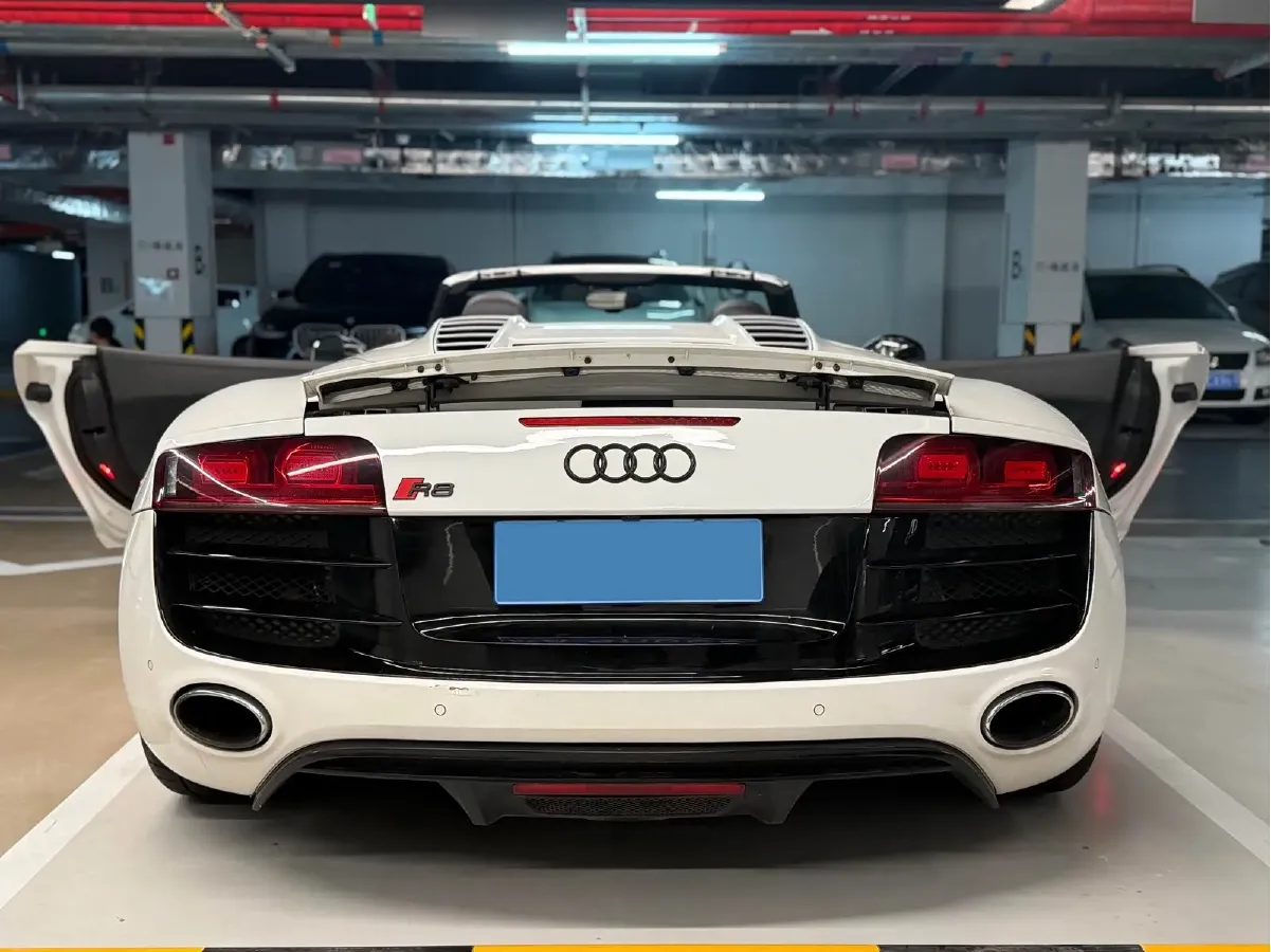 2014 Audi R8 5.2L 525HP V10 7DCT,autocango,china used car exporter,china ev exporter,chinese used car exporter,chinese used ev exporter
