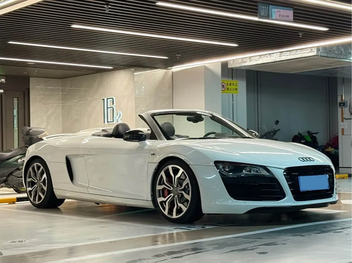2014 Audi R8 5.2L 525HP V10 7DCT,autocango,china used car exporter,china ev exporter,chinese used car exporter,chinese used ev exporter