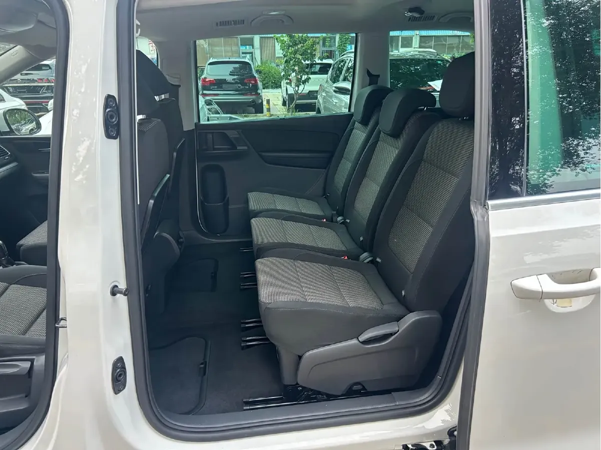 2012 Volkswagen Sharan 2.0T 200HP L4 6DCT,autocango,china used car exporter,china ev exporter,chinese used car exporter,chinese used ev exporter