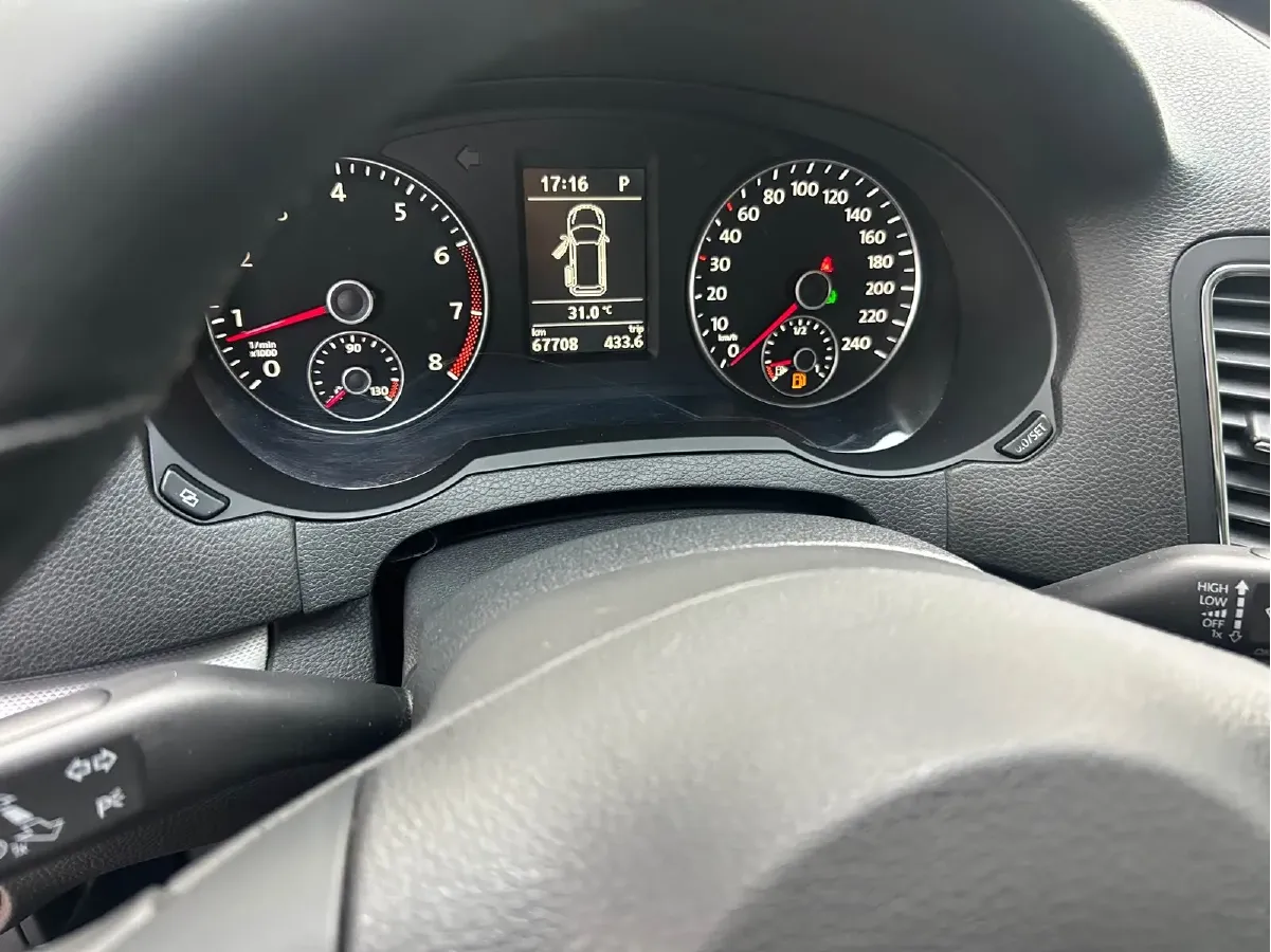 2012 Volkswagen Sharan 2.0T 200HP L4 6DCT,autocango,china used car exporter,china ev exporter,chinese used car exporter,chinese used ev exporter