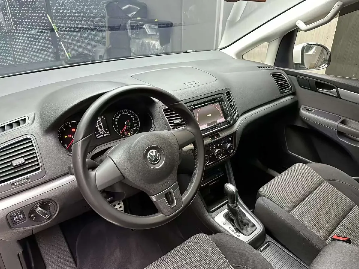 2014 Volkswagen Sharan 2.0T 200HP L4 6DCT,autocango,china used car exporter,china ev exporter,chinese used car exporter,chinese used ev exporter