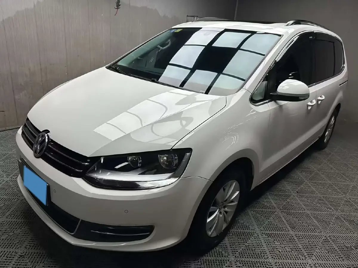 2014 Volkswagen Sharan 2.0T 200HP L4 6DCT
