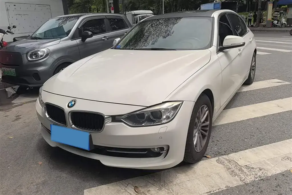 2014 BMW 3 Series 2.0T 184HP L4 8AT