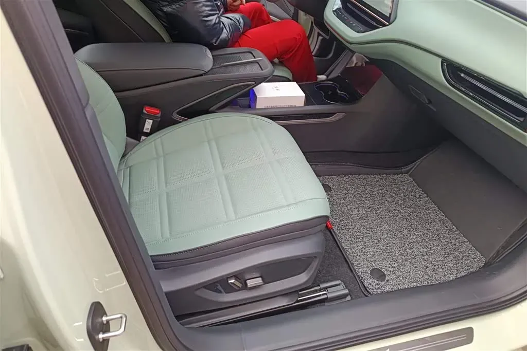 2024 HongQi EH7 BEV 85KWH,autocango,china used car exporter,china ev exporter,chinese used car exporter,chinese used ev exporter