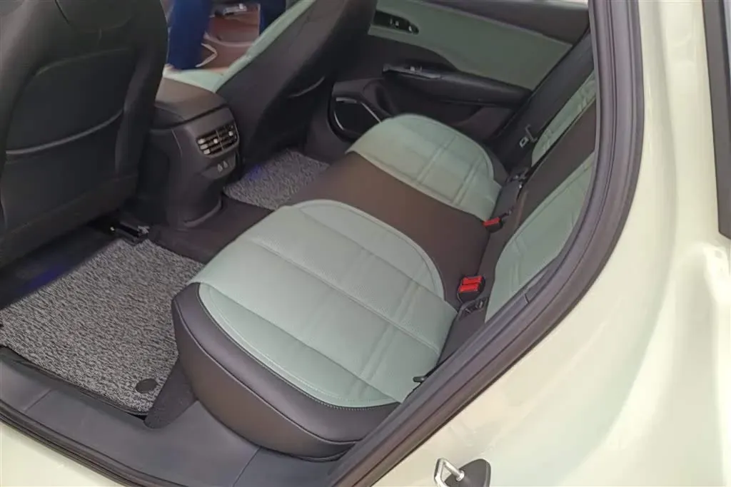 2024 HongQi EH7 BEV 85KWH,autocango,china used car exporter,china ev exporter,chinese used car exporter,chinese used ev exporter