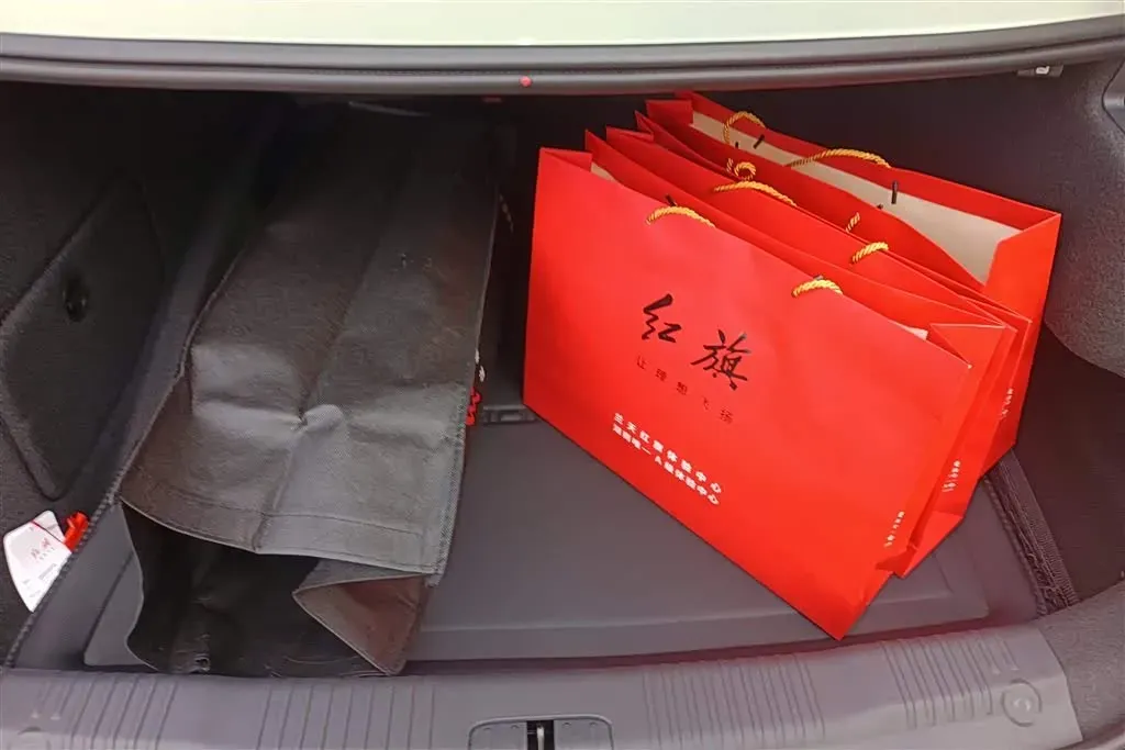 2024 HongQi EH7 BEV 85KWH,autocango,china used car exporter,china ev exporter,chinese used car exporter,chinese used ev exporter