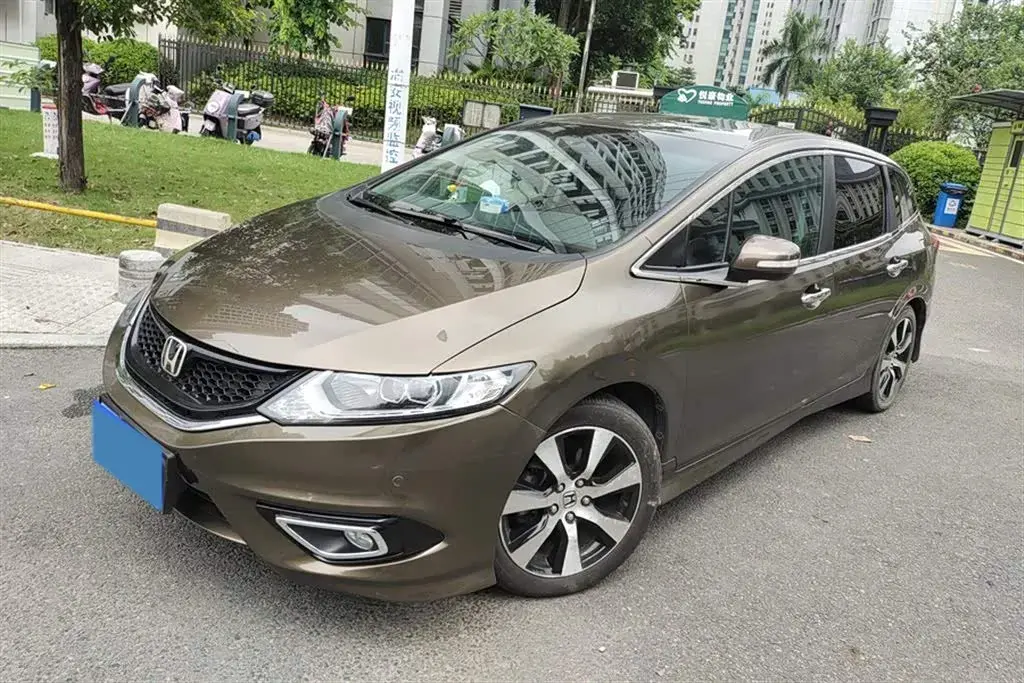 2013 Honda Jade 1.8L 141HP L4 CVT