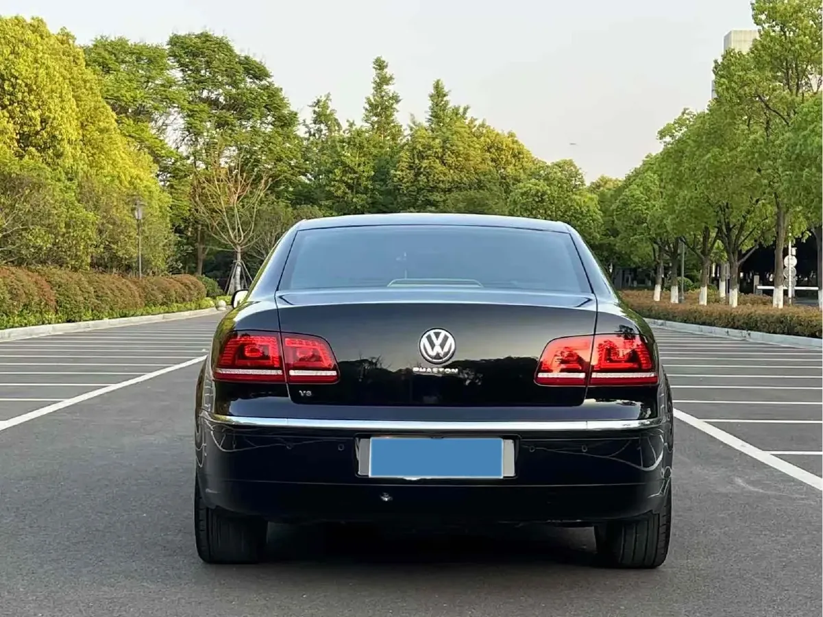 2012 Volkswagen Pheaton 3.6L 280HP V6 6AT,autocango,china used car exporter,china ev exporter,chinese used car exporter,chinese used ev exporter