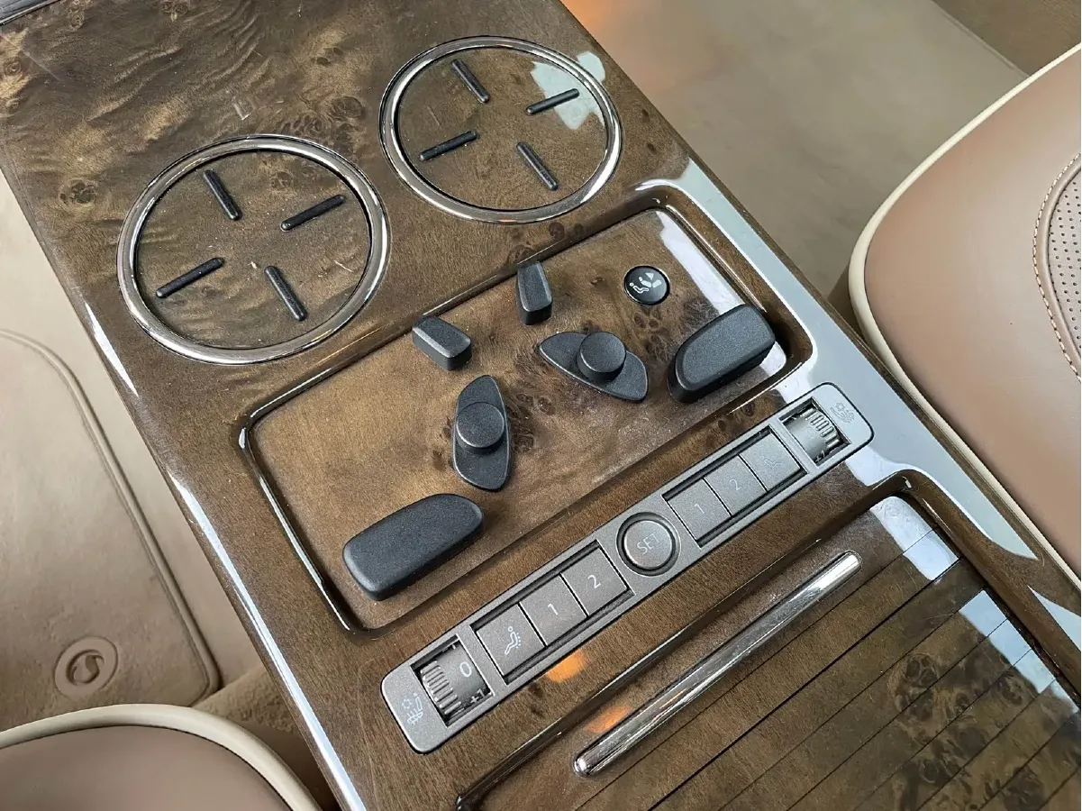 2012 Volkswagen Pheaton 3.6L 280HP V6 6AT,autocango,china used car exporter,china ev exporter,chinese used car exporter,chinese used ev exporter