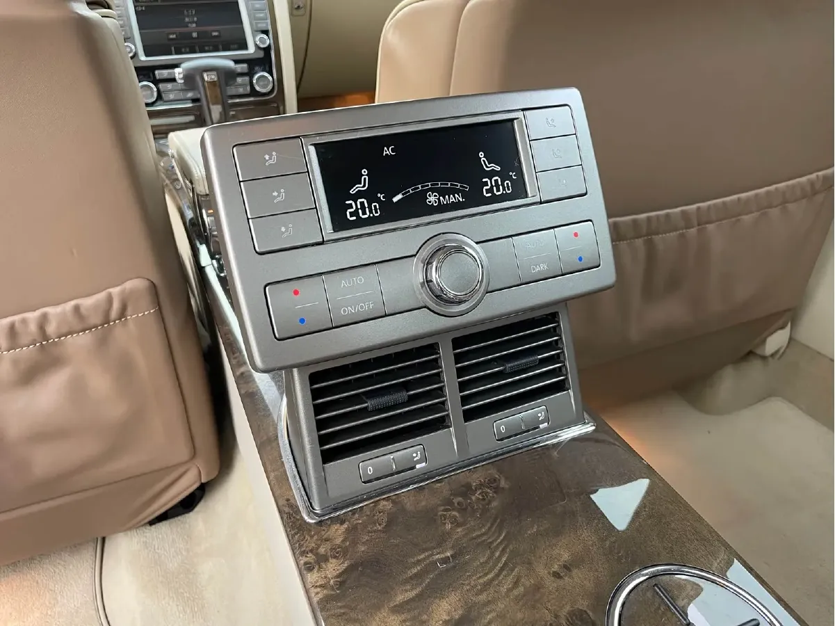 2012 Volkswagen Pheaton 3.6L 280HP V6 6AT,autocango,china used car exporter,china ev exporter,chinese used car exporter,chinese used ev exporter