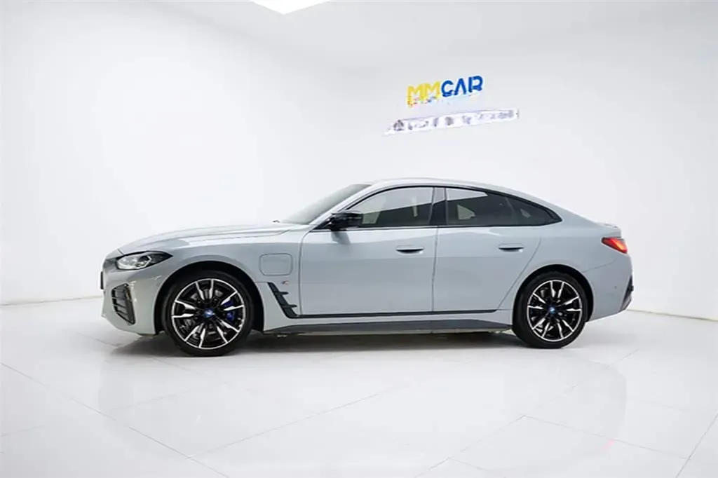 2022 BMW i4 BEV 83.9KWH,autocango,china used car exporter,china ev exporter,chinese used car exporter,chinese used ev exporter