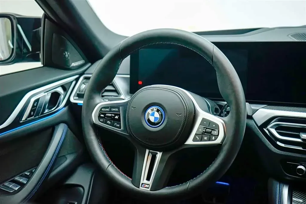 2022 BMW i4 BEV 83.9KWH,autocango,china used car exporter,china ev exporter,chinese used car exporter,chinese used ev exporter