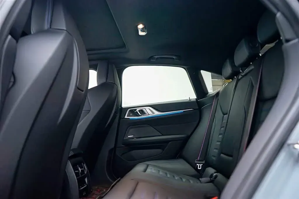 2022 BMW i4 BEV 83.9KWH,autocango,china used car exporter,china ev exporter,chinese used car exporter,chinese used ev exporter