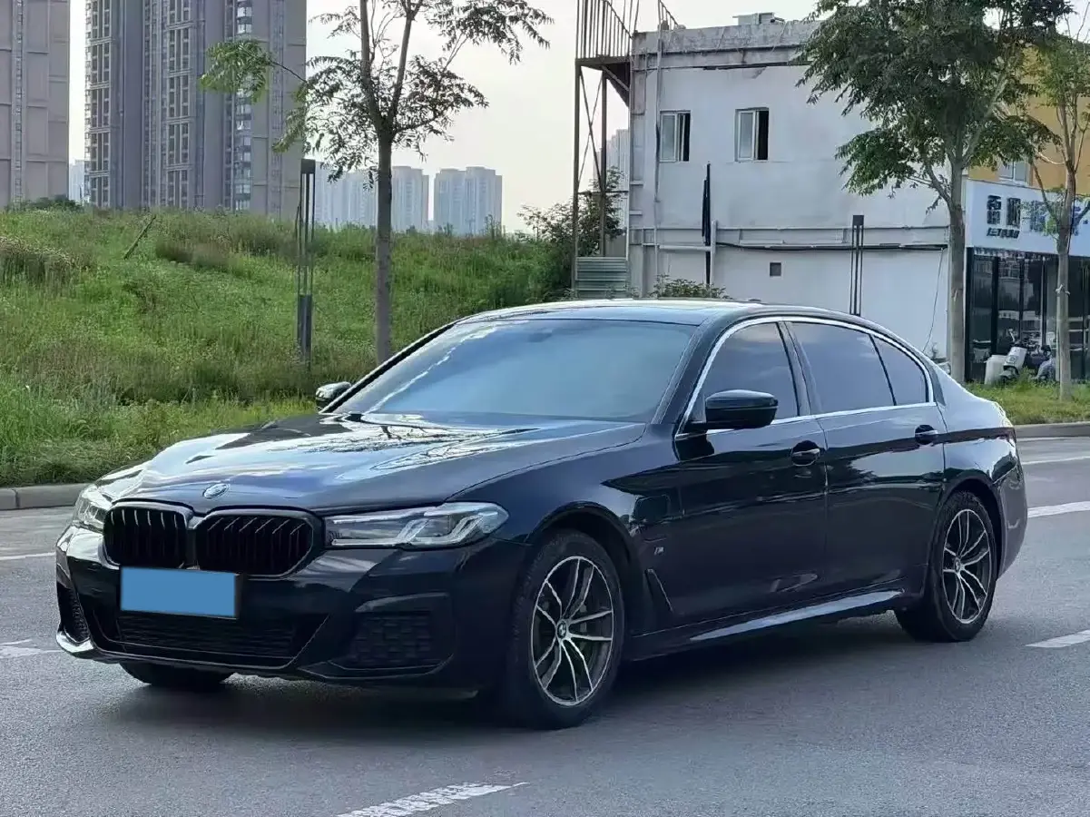 2021 BMW 5 Series 2.0T 184HP L4 8AT PHEV 17.7KWH