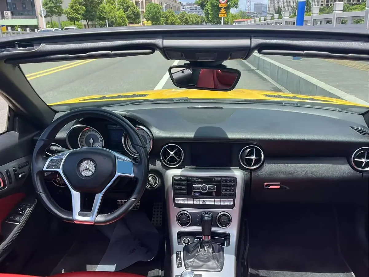 2011 Mercedes-Benz SLK Class 1.8T 184HP L4 7AT,autocango,china used car exporter,china ev exporter,chinese used car exporter,chinese used ev exporter