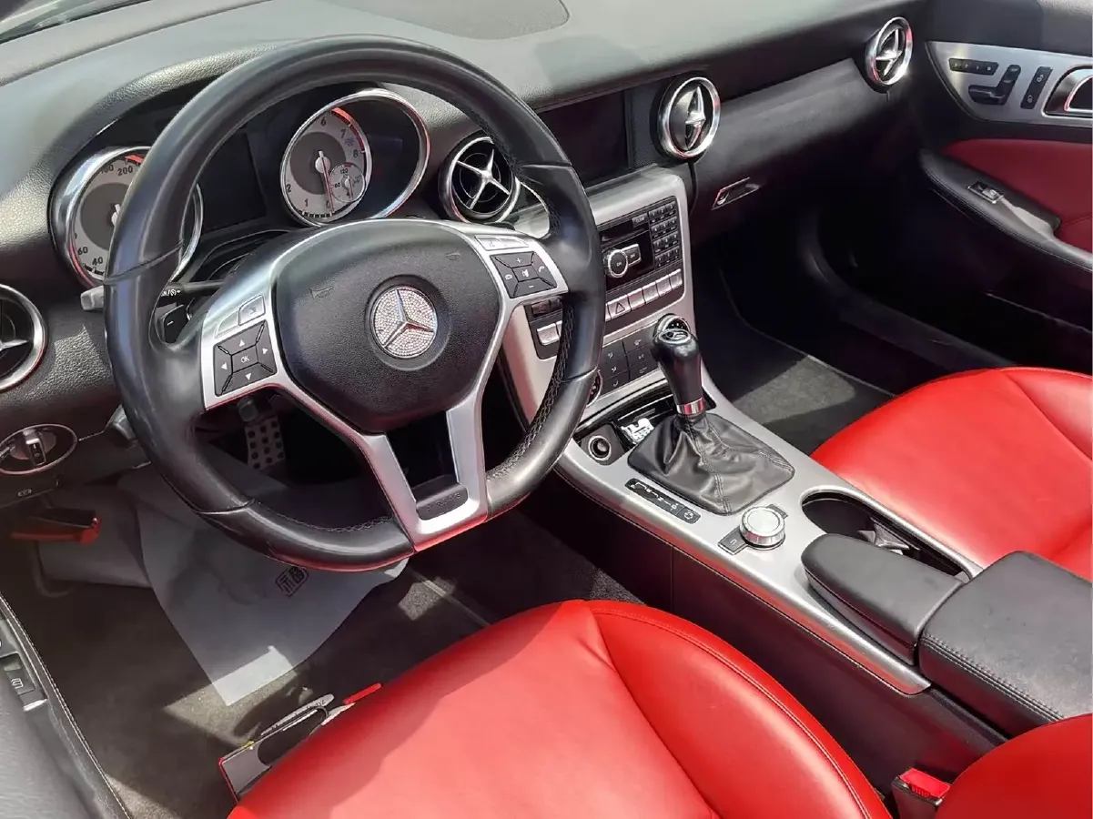 2011 Mercedes-Benz SLK Class 1.8T 184HP L4 7AT,autocango,china used car exporter,china ev exporter,chinese used car exporter,chinese used ev exporter